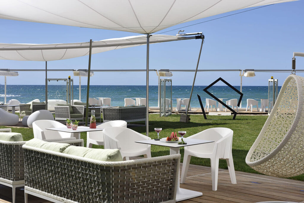all-day-dining-beach-club-resort-toscana-1